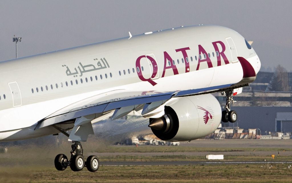 Επεκτείνει τις πτήσεις της στη Μύκονο η Qatar Airways
