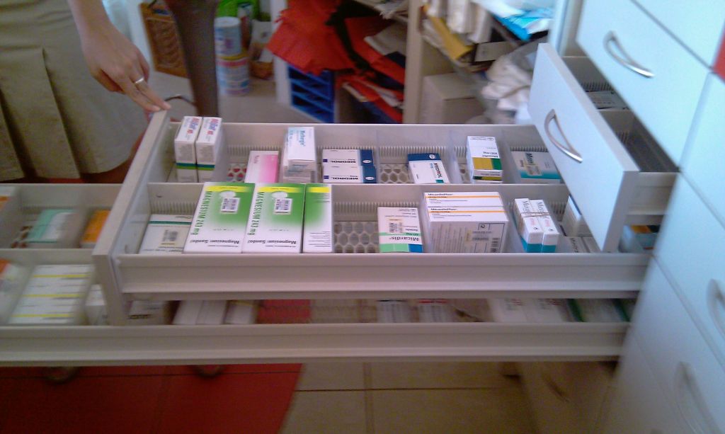 Ξηλώνουν τα φάρμακα άνω των 1000 ευρώ από τα ιδιωτικά φαρμακεία
