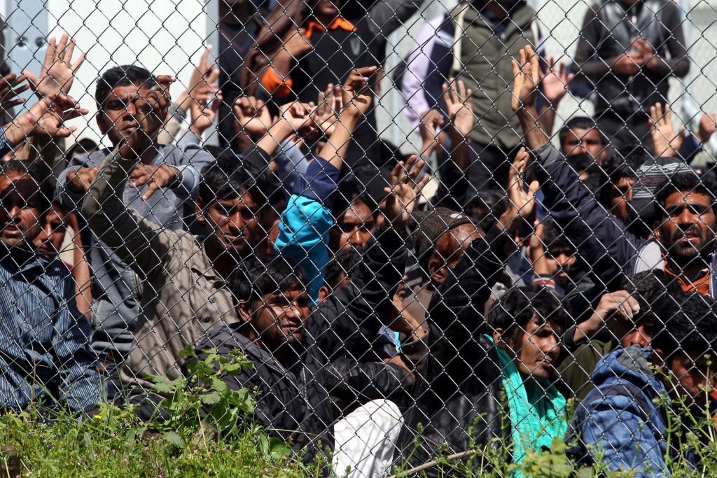 Πέτρα ντε Σούτερ: Υπερπληθυσμός προσφύγων στη Μοριά