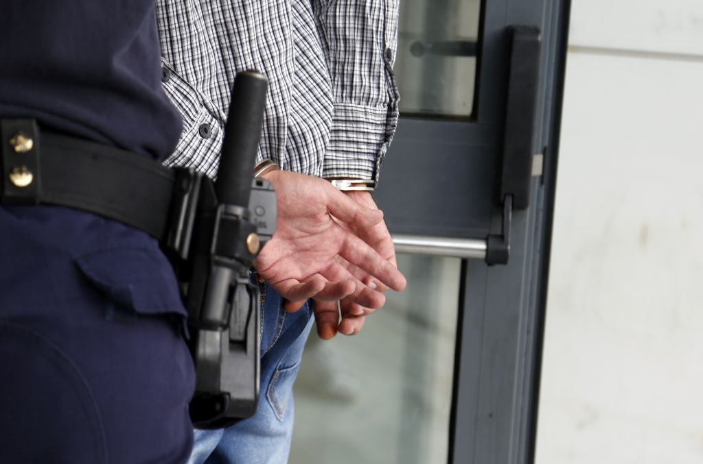 Στο εδώλιο τέσσερις ορθοπαιδικοί για παράνομες προμήθειες ιατρικών υλικών