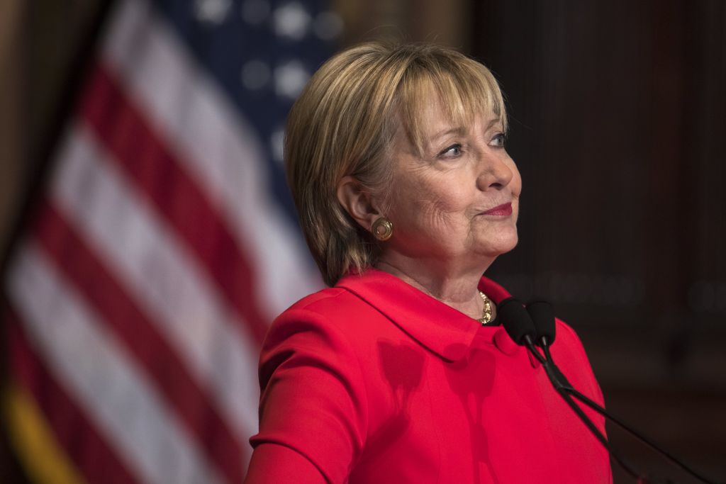 Δωρεά 5.000 δολαρίων από την Χίλαρι Κλίντον σε 19 Δημοκρατικούς υποψηφίους