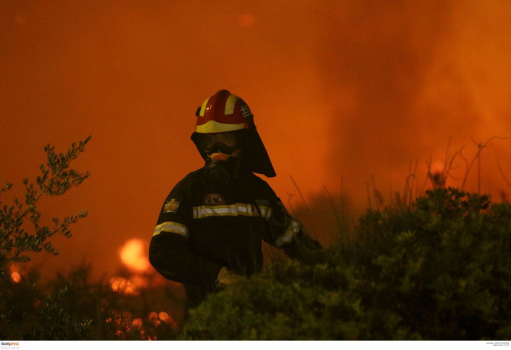 Υπό μερικό έλεγχο η πυρκαγιά στο Μεσολόγγι