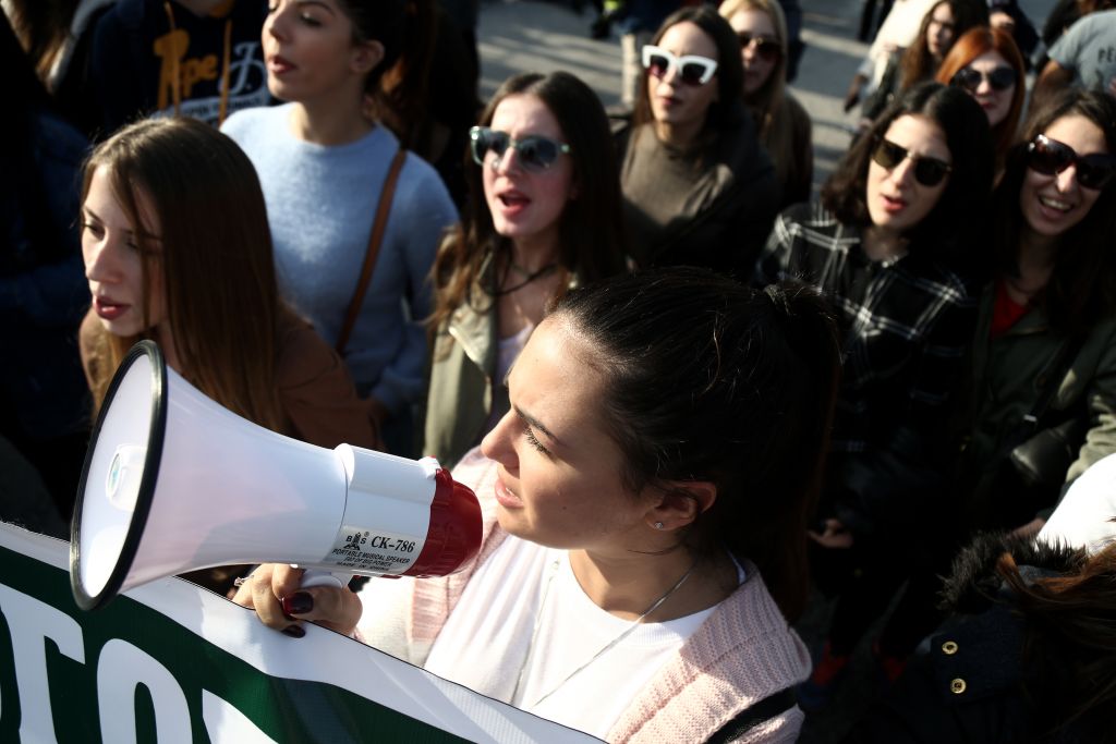 Θεσσαλονίκη: Πορεία συμβασιούχων στους δήμους με αίτημα τη μονιμοποίηση