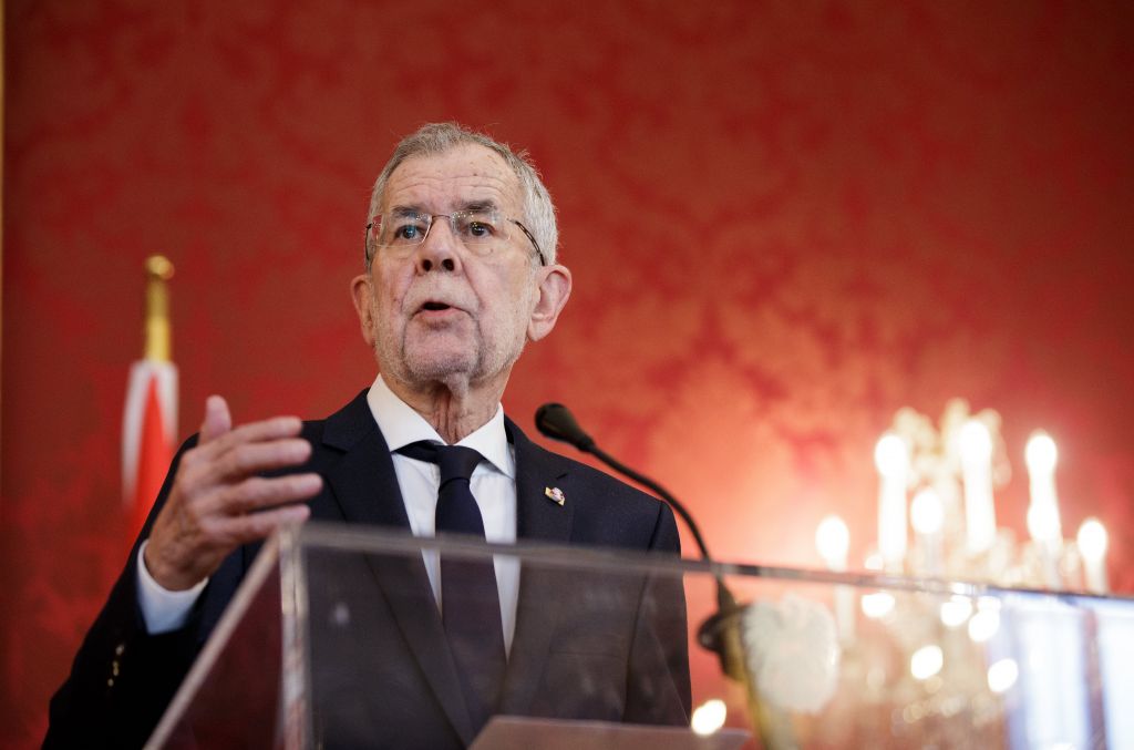 Ενάντια σε μία σκληρότερη πολιτική στο θέμα του ασύλου ο πρόεδρος της Αυστρίας