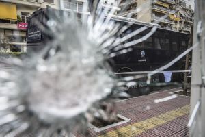 Νέα επίθεση του «Ρουβίκωνα» σε πολυκατάστημα στην Κηφισιά