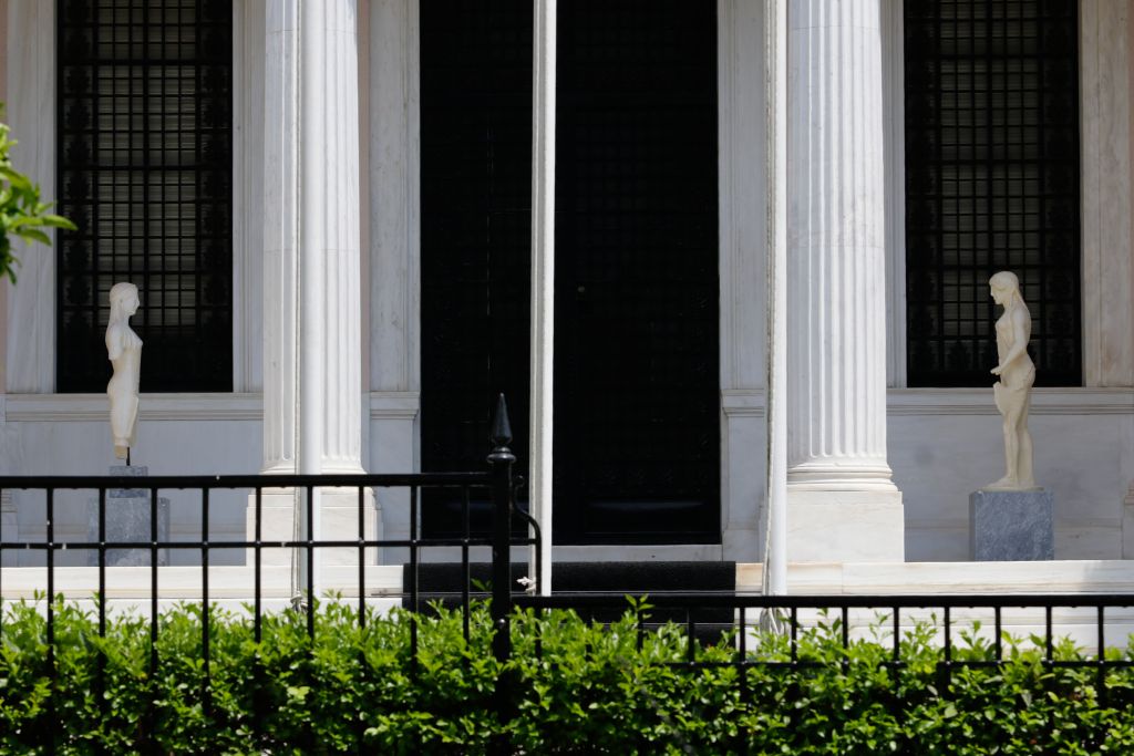 Δημοσκόπηση… κατ’ εντολήν Μαξίμου και αμφιβόλου αξιοπιστίας