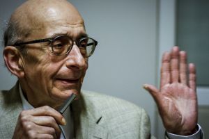 Ο πολιτικός κόσμος αποχαιρετά τον Μάνο Ελευθερίου