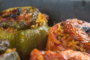 Γεμιστά με μοσχαρίσιο κιμά και ρύζι