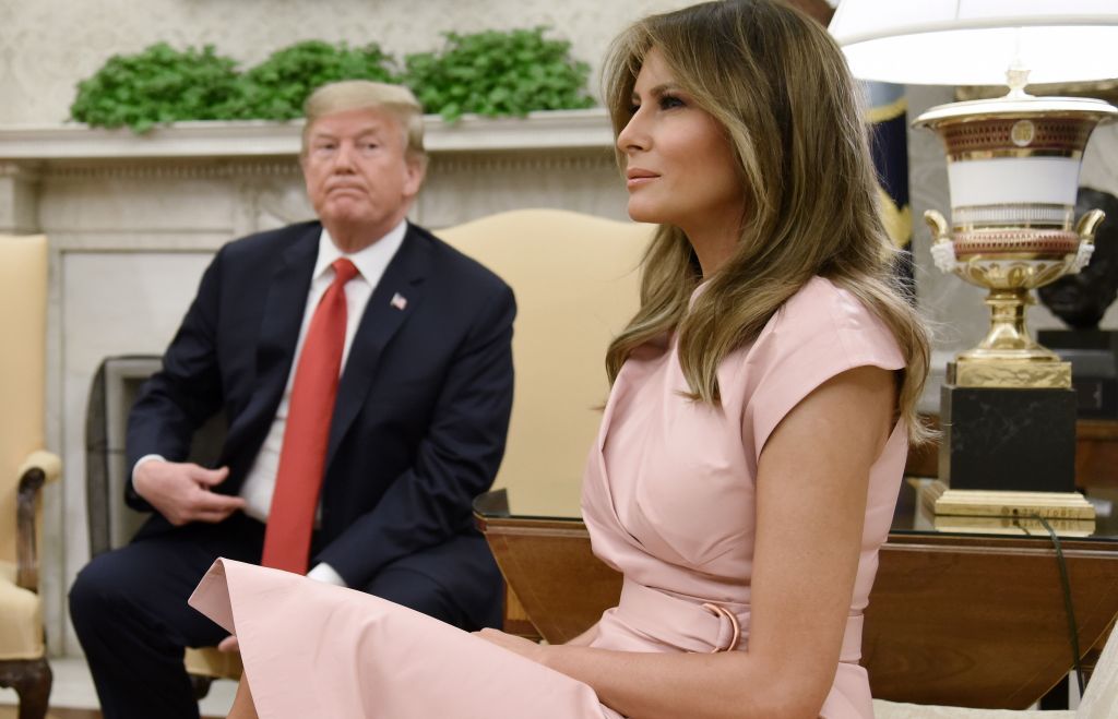 Πλούσιοι άνδρες με εντυπωσιακές συζύγους