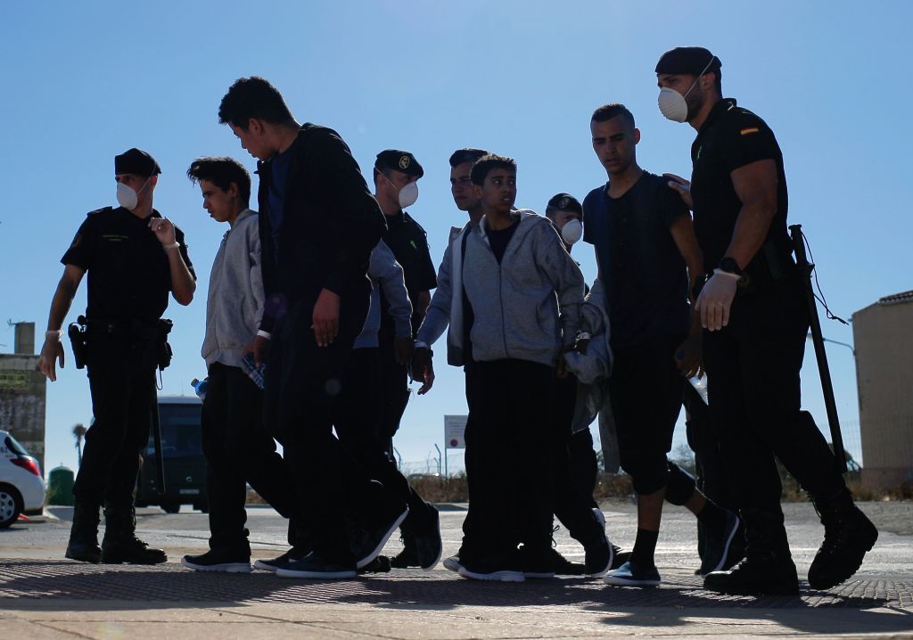 Ιρλανδικό πλοίο αποβίβασε 106 μετανάστες στη Μεσίνα της Σικελίας