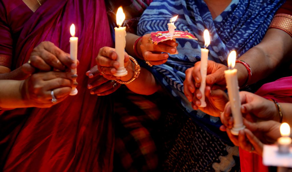 Ινδία: 40 άνδρες βίαζαν νεαρή γυναίκα επί τέσσερις μέρες