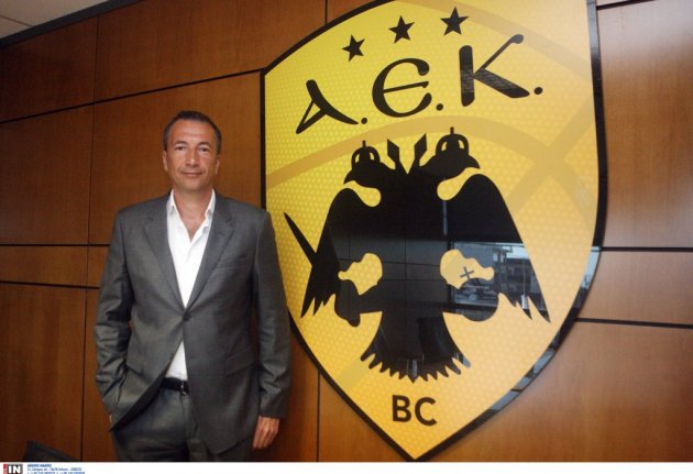 Μπάσκετ: O Ιταλός Λούκα Μπάνκι είναι ο νέος προπονητής της ΑΕΚ