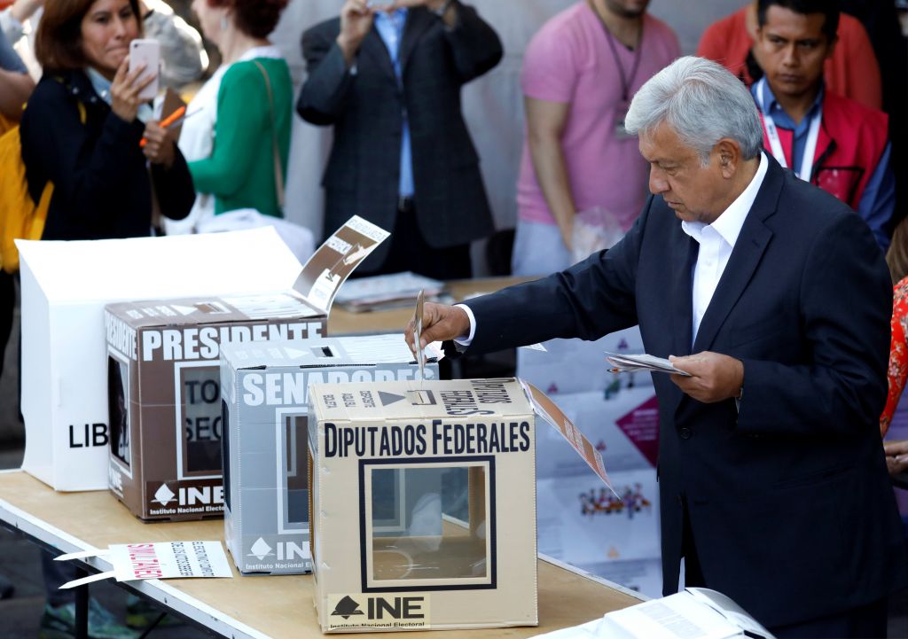 Στις κάλπες προσέρχονται οι Μεξικανοί για να εκλέξουν νέο πρόεδρο