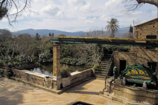 Η Εφορία βαφτίζει οικόπεδα τα περιβόλια