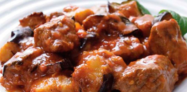 Μοσχάρι με μελιτζάνες στην κατσαρόλα