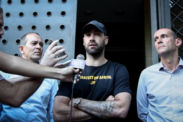 Στο λιμάνι της καρδιάς του