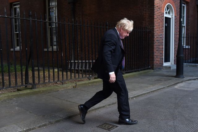 Νέα «βόμβα» στην κυβέρνηση Μέι – Παραιτήθηκε ο Μπόρις Τζόνσον