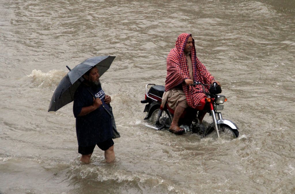 Πακιστάν: Εξι νεκροί από τις χειρότερες βροχές εδώ και 38 χρόνια