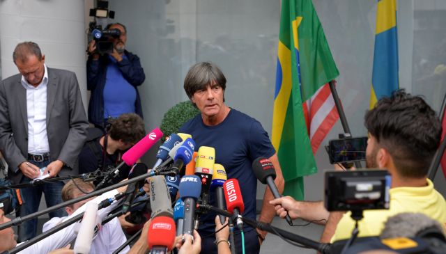 Η μπάλα στους πάγκους