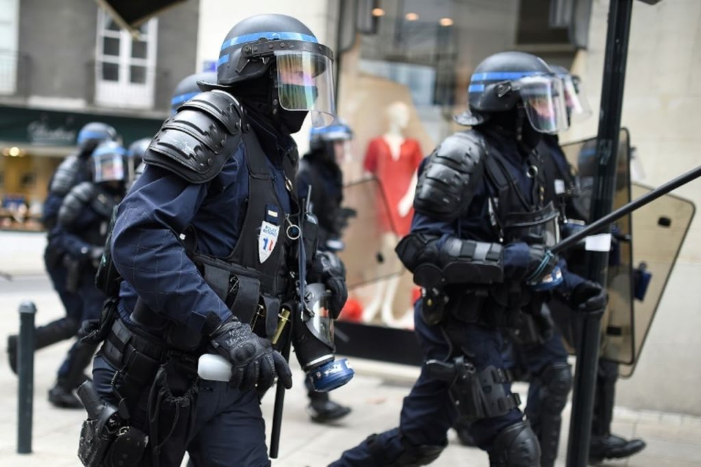 Προφυλακίστηκε ο αστυνομικός που σκότωσε 22χρονο στη Νάντη