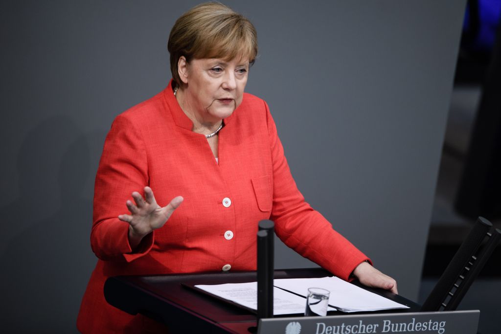 Μέρκελ: Καθοριστικής σημασίας το μεταναστευτικό για την επιβίωση της ΕΕ