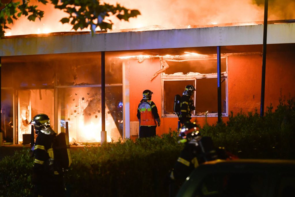 Γαλλία: Δεύτερη νύχτα βίας στη Νάντη μετά τον φόνο νεαρού από αστυνομικό
