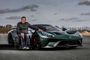 Οδηγός αγώνων παρά την αναπηρία του πάτησε γκάζι με αγωνιστικό της Ford