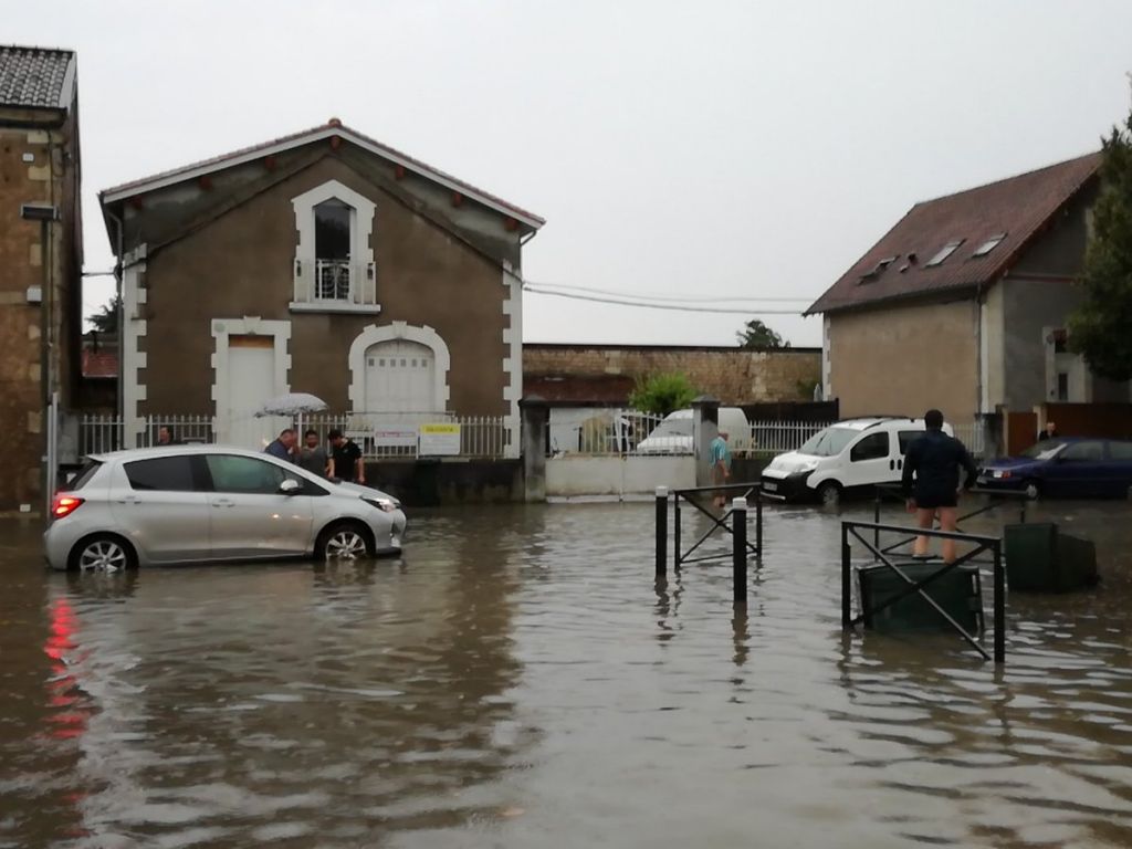 Γαλλία: Ενας νεκρός και επτά τραυματίες μετά από ισχυρές καταιγίδες