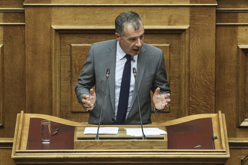 Θεοδωράκης: Ο ΣΥΡΙΖΑ παίζει την κολοκυθιά, η πολιτική δεν είναι παιχνίδι