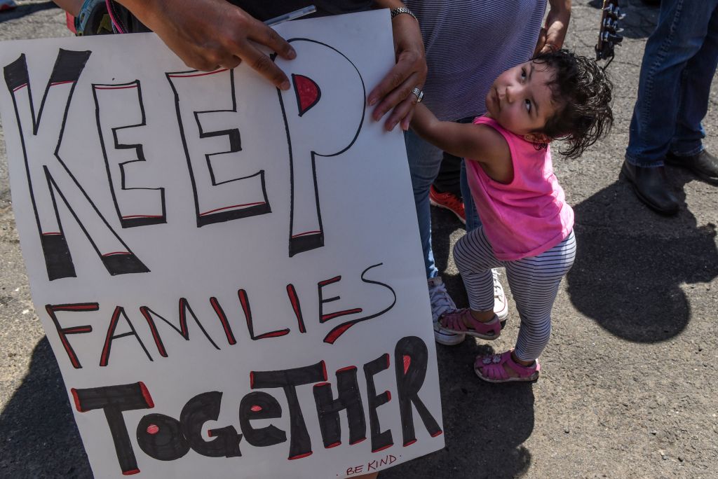 ΗΠΑ: Προσωπικότητες κατά Τραμπ  για τον χωρισμό οικογενειών μεταναστών