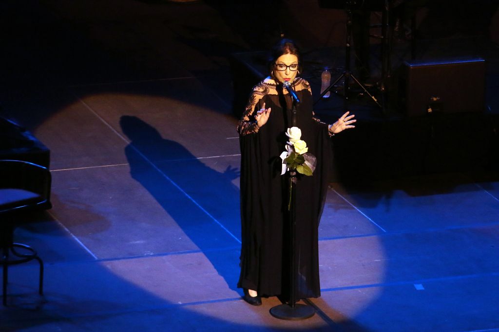 Η Νάνα Μούσχουρη τραγούδησε για τα παιδιά της «ΕΛΠΙΔΑΣ»