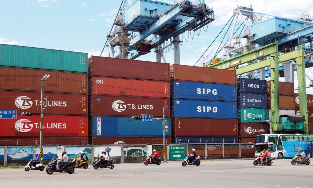 Η Κίνα καλεί τις ΗΠΑ να αφήσουν το «λάθος μονοπάτι» των δασμών