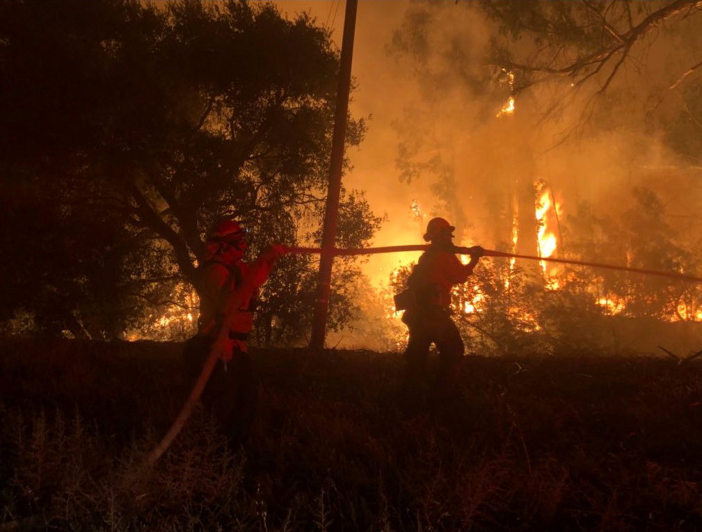 Μάχη με τις φλόγες στην Καλιφόρνια