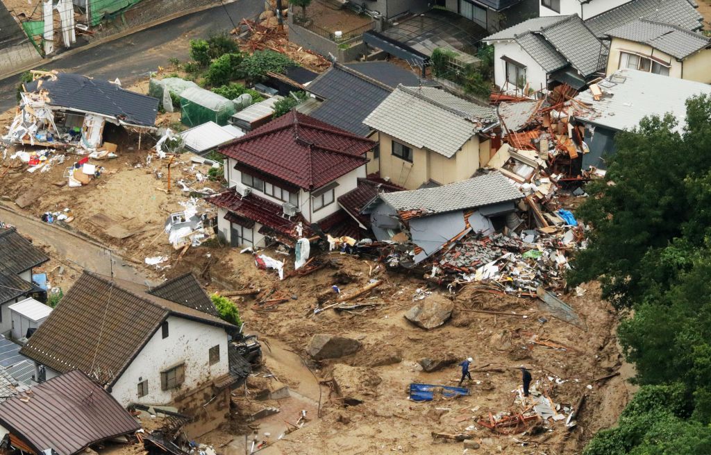 Φονικές πλημμύρες στην Ιαπωνία – Στους 81 οι νεκροί
