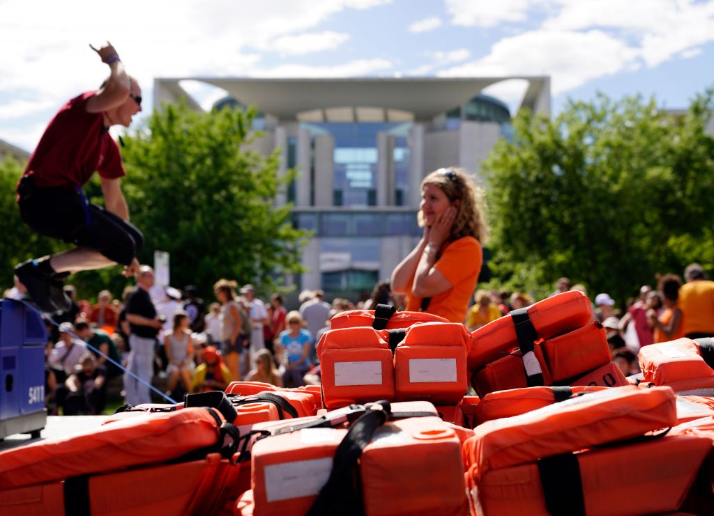 Χιλιάδες Γερμανοί είπαν «όχι στους θανάτους στη Μεσόγειο»