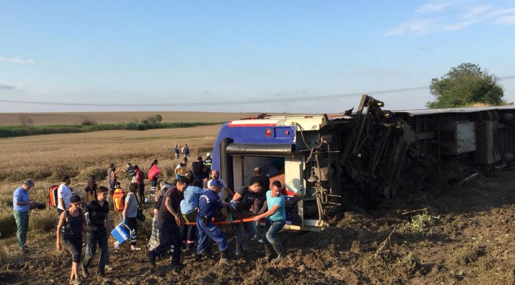 Τουλάχιστον 10 νεκροί και 73 τραυματίες από εκτροχιασμό τρένου στην Τουρκία