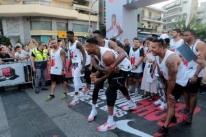 Το «ήξεις αφήξεις» του Αντετοκούνμπο