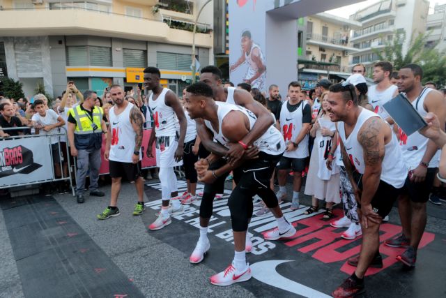 Το «ήξεις αφήξεις» του Αντετοκούνμπο