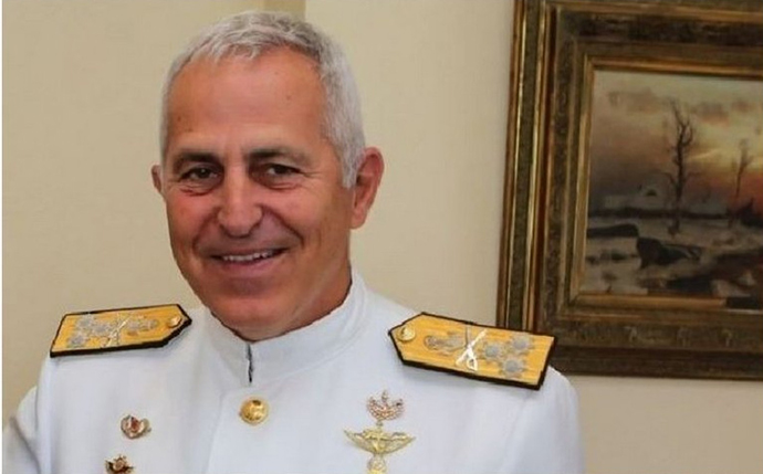 Στο νοσοκομείο με πρόβλημα υγείας ο αρχηγός ΓΕΕΘΑ, ναύαρχος Αποστολάκης