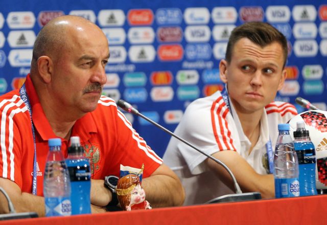 «Συνεντεύξεις σαν ερασιτεχνικό θέατρο»