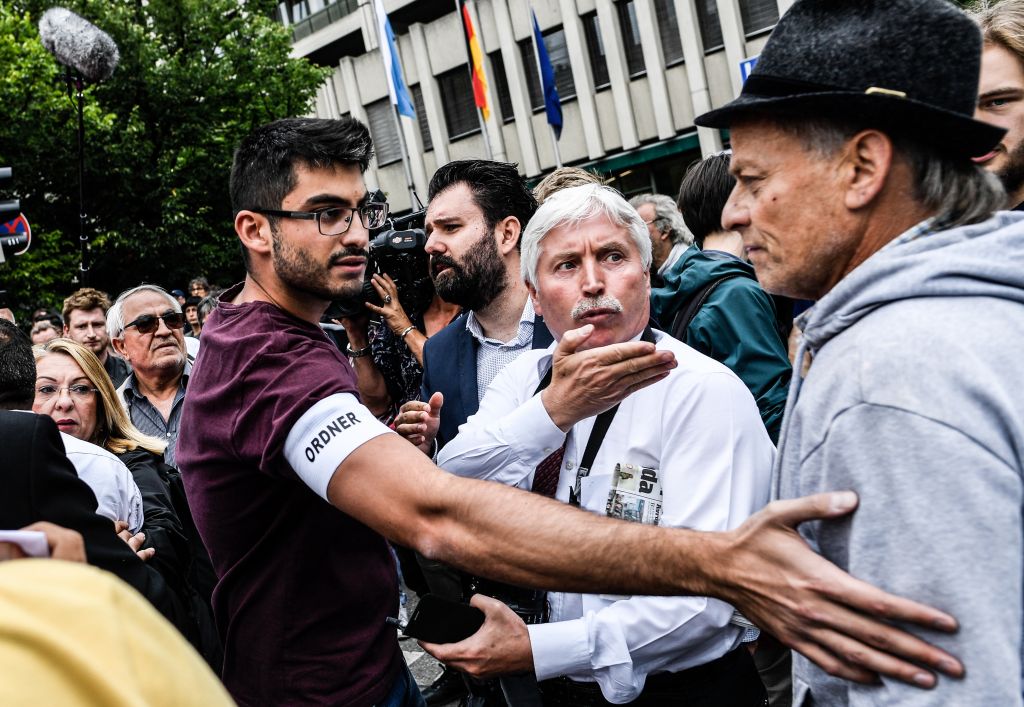 Γερμανία: Χιλιάδες διαδηλωτές ζητούν έρευνες για τη νεοναζιστική NSU