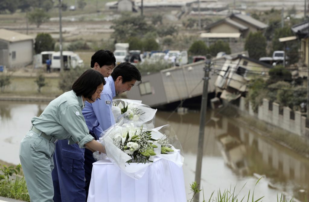 Ιαπωνία: Εθνική τραγωδία με τουλάχιστον 199 νεκρούς