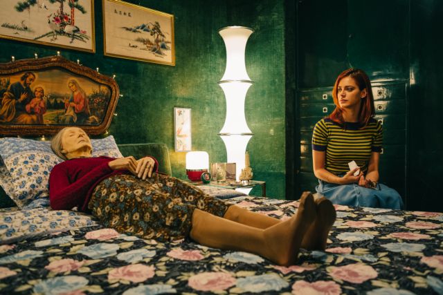 «Βάλε τη γιαγιά στο ψυγείο»