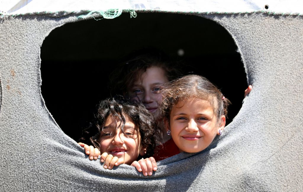 ΠΟΥ: Zητά πρόσβαση στους εκτοπισμένους Σύρους που δοκιμάζονται από τη ζέστη
