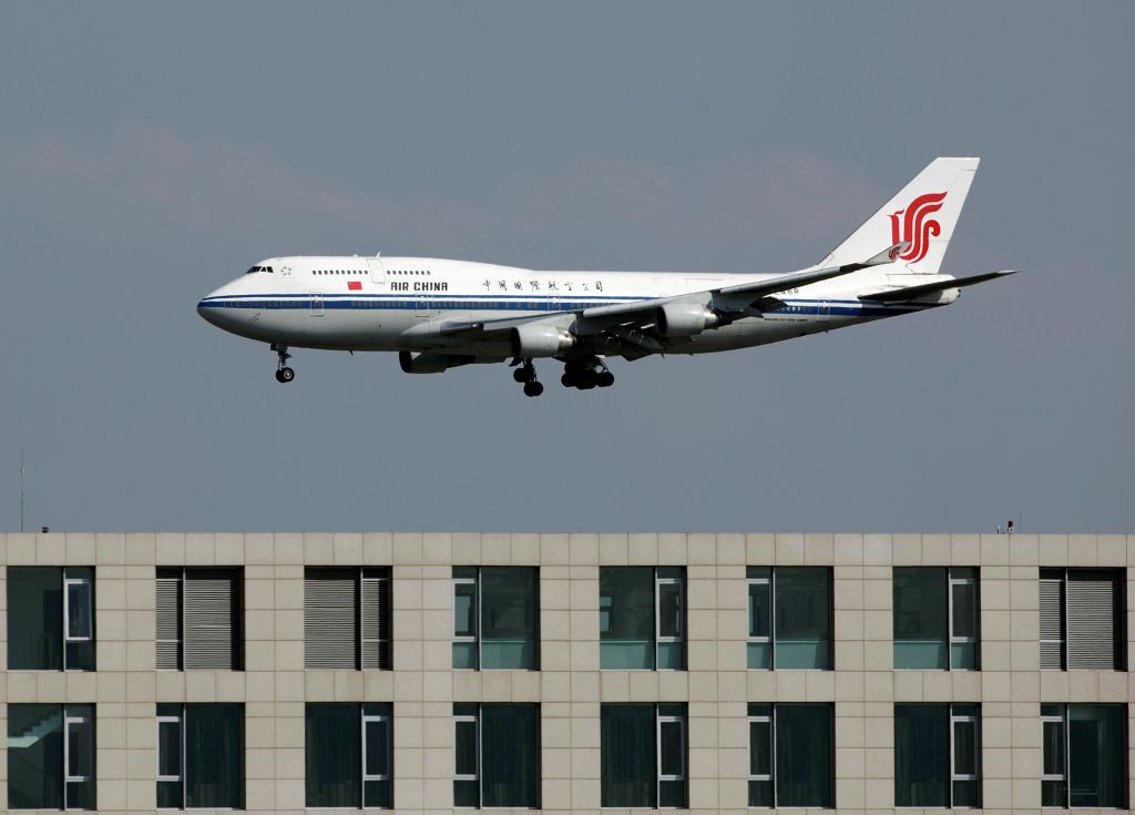 Air China: Στο Παρίσι επέστρεψε αεροσκάφος μετά από τρομοκρατική απειλή