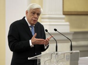 Παυλόπουλος: Η τραγωδία επισκιάζει την επέτειο αποκατάστασης της Δημοκρατίας