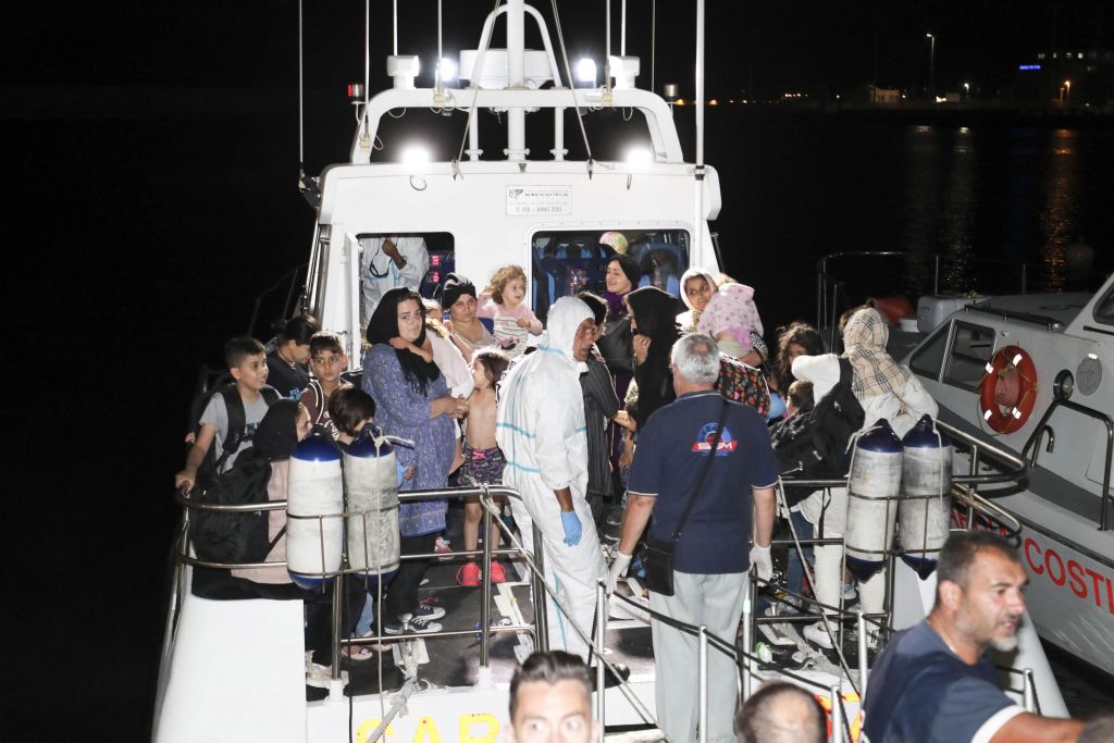 Ιταλία: Σε Μάλτα και Γαλλία 50 από τους διασωθέντες μετανάστες