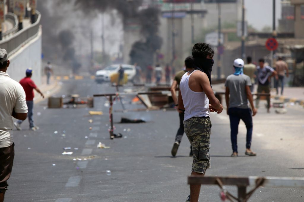 Κλιμακώνεται η ένταση στο Ιράκ – Νεκροί και δεκάδες τραυματίες