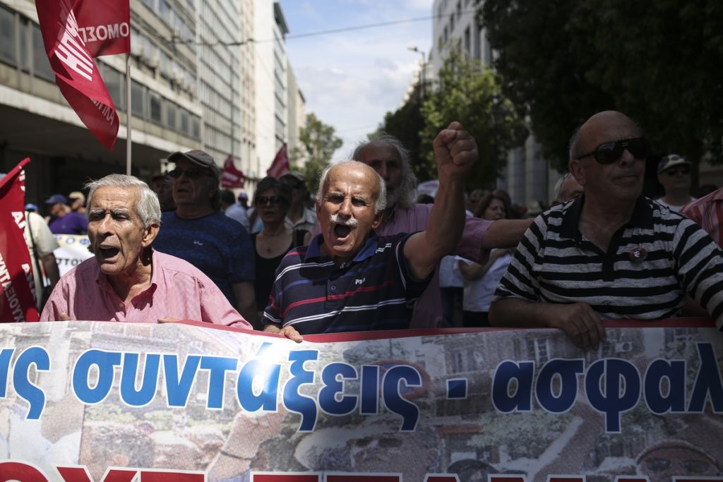 Συντάξεις: Χάθηκε έως και το 60% των επικουρικών… επιστρέφονται ψίχουλα