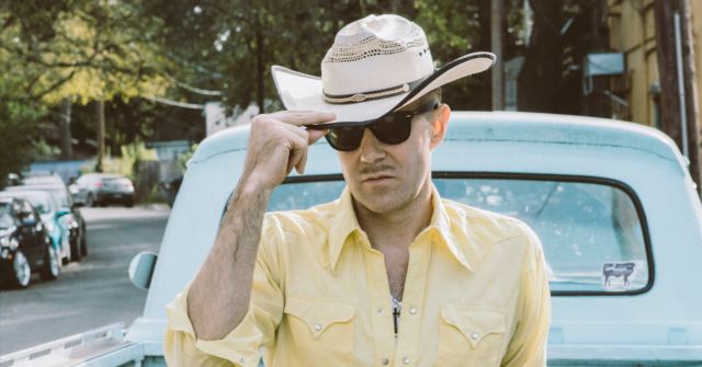 Ο Mr. Pearson της φολκ στο Saristra Festival